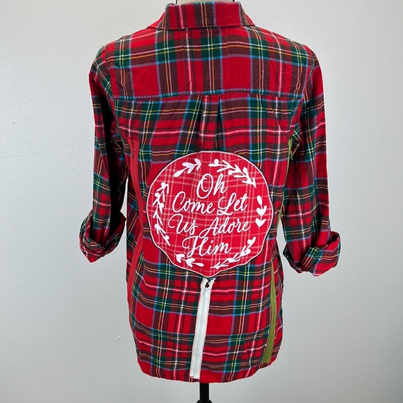 ⭐️Adorned Crown Textile altered custom flannel Oh Come let us Adore Him shirt - Picture 4 of 12